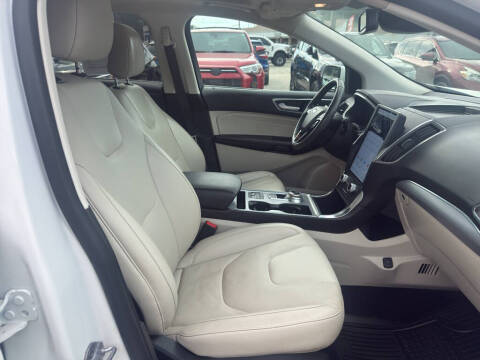 2021 Ford Edge Titanium