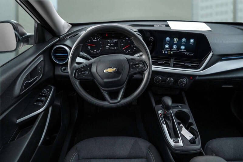 2025 Chevrolet Trax LS