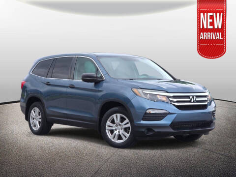 2016 Honda Pilot for sale at Auto Center of Columbus in Columbus OH