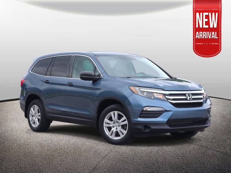 2016 Honda Pilot for sale at Auto Center of Columbus in Columbus OH