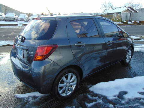 2015 Toyota Yaris 5-Door LE