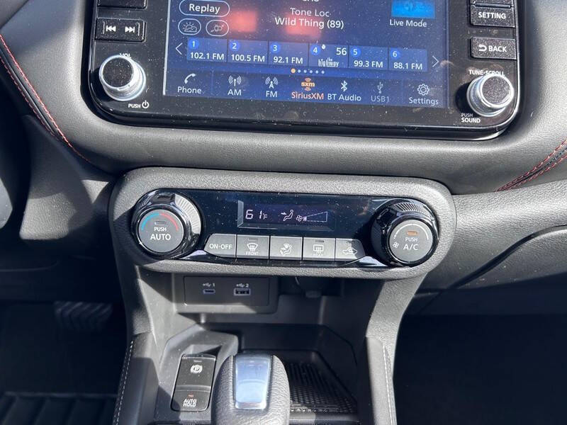 2024 Nissan Kicks SR