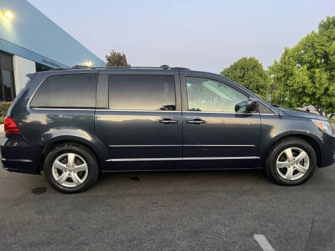 2009 Volkswagen Routan SE