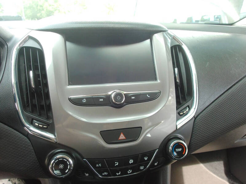 2017 Chevrolet Cruze LT Auto