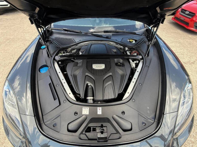 2017 Porsche Panamera 4