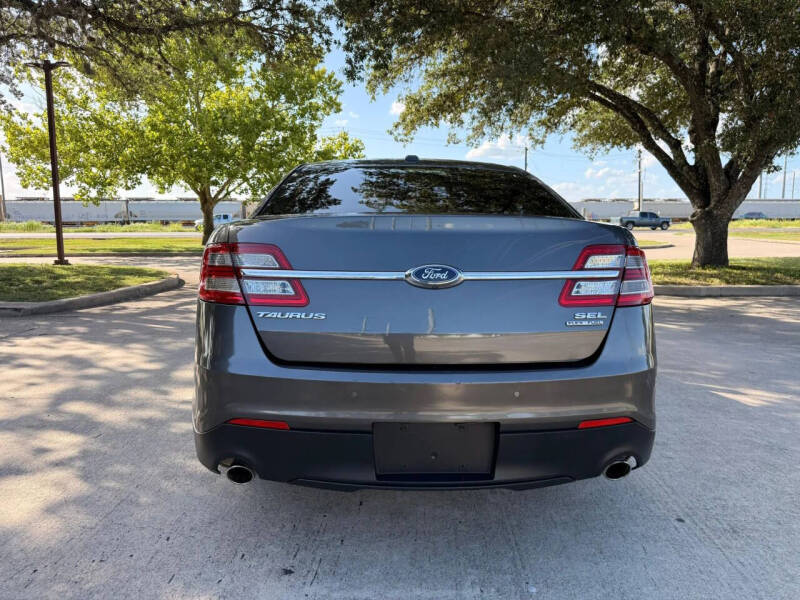 2017 Ford Taurus SEL