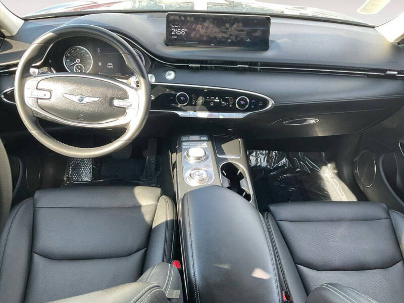 2025 Genesis GV70 2.5T Standard