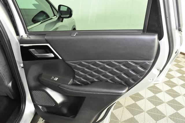 2023 Mitsubishi Outlander SEL