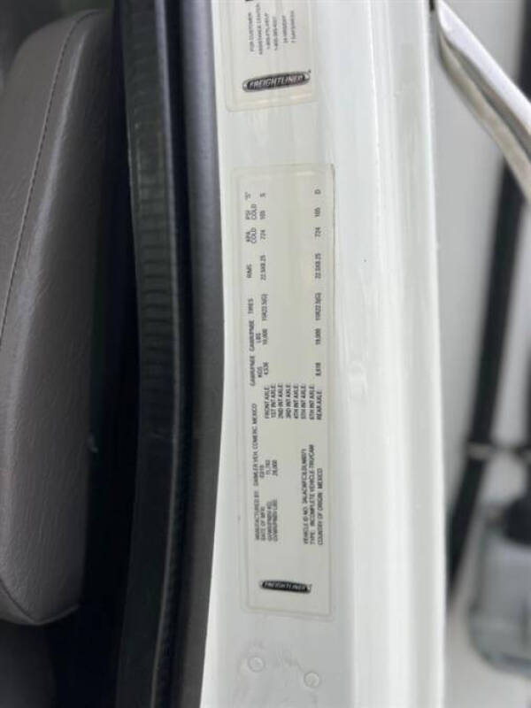 2020 Freightliner M2 106