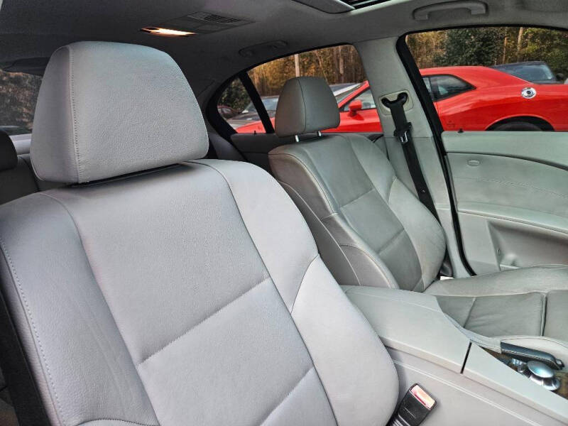 2004 BMW 5 Series 525i