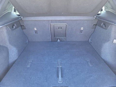 2023 Volvo XC40 B5 Plus Bright Theme