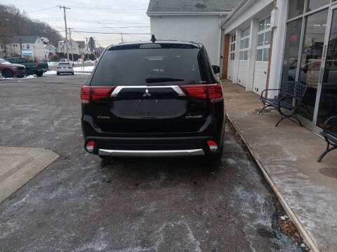 2018 Mitsubishi Outlander ES