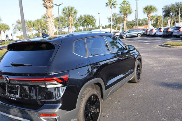 2025 Volkswagen Taos SE