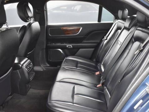 2018 Lincoln Continental Premiere