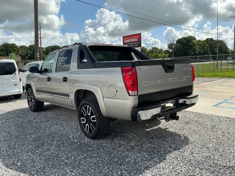 2005 Chevrolet Avalanche 1500 LS