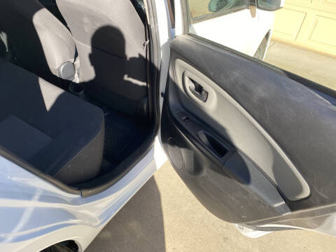 2018 Toyota Yaris 5-Door LE