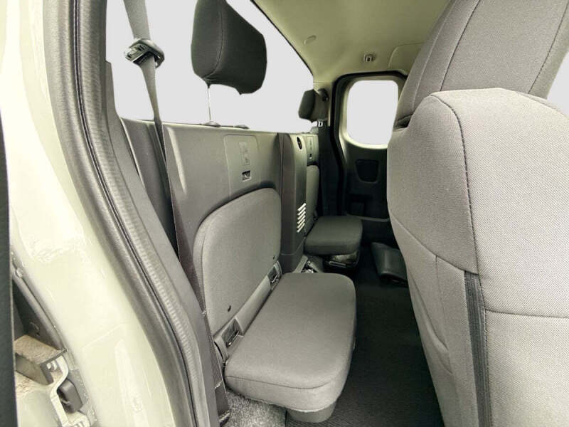 2023 Nissan Frontier S