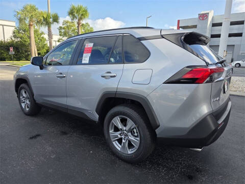 2025 Toyota RAV4 Hybrid LE