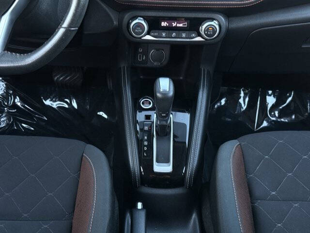 2020 Nissan Kicks SR