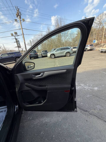 2020 Ford Escape SE