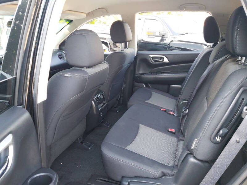 2018 Nissan Pathfinder SV