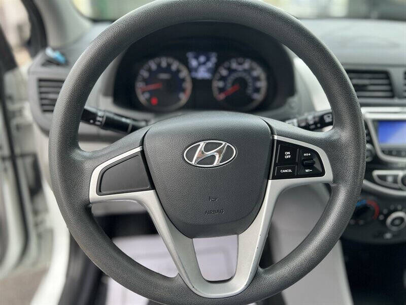 2013 Hyundai Accent GS
