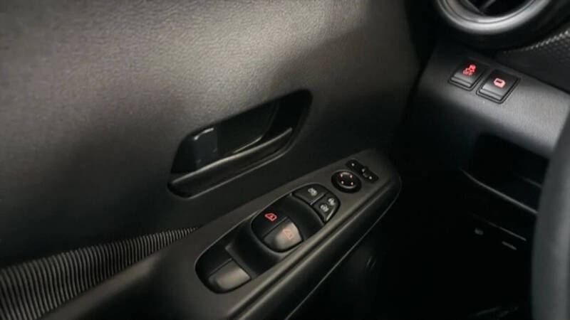 2019 Nissan Kicks S