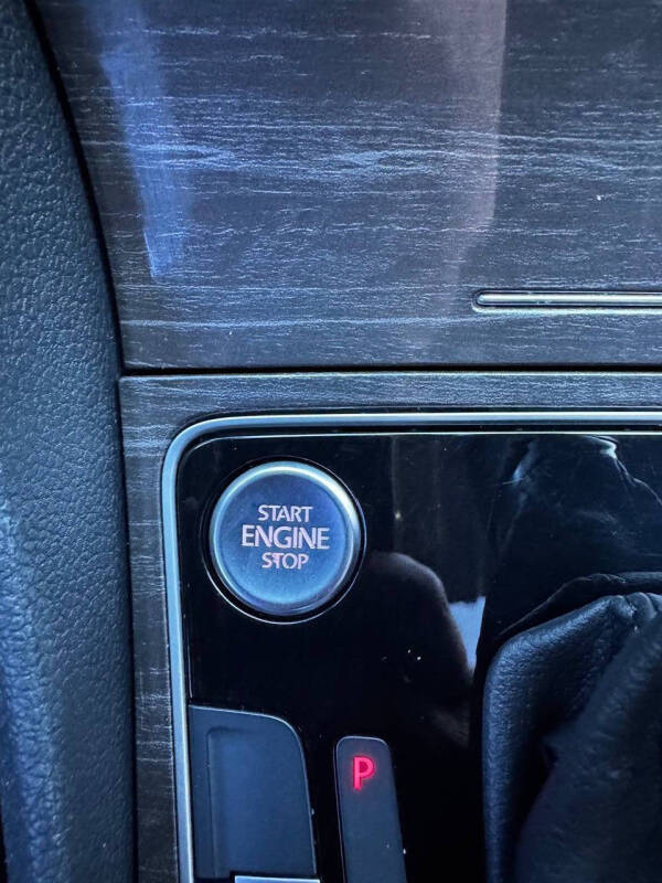 2016 Volkswagen Passat 1.8T SE