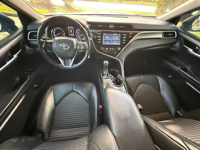 2018 Toyota Camry SE