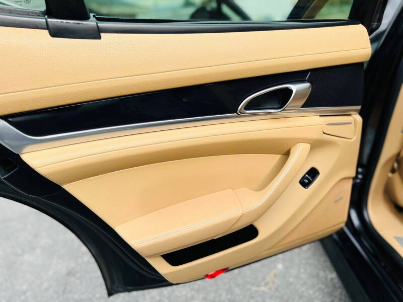 2011 Porsche Panamera