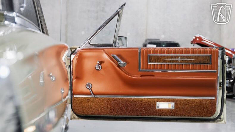 1966 Ford Thunderbird
