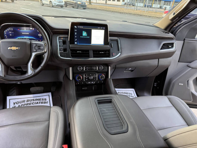 2023 Chevrolet Suburban LT