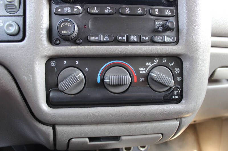 2004 Chevrolet Blazer LS
