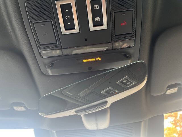 2025 Land Rover Defender 90 P400 X-Dynamic SE