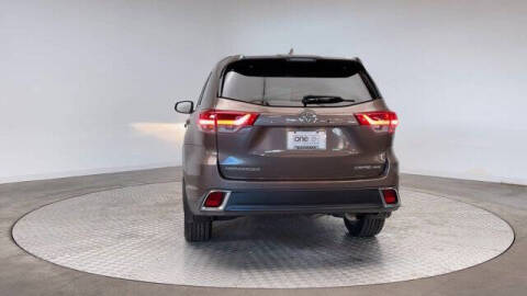 2017 Toyota Highlander Limited Platinum