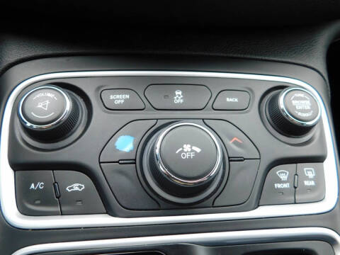 2017 Chrysler 200 Touring