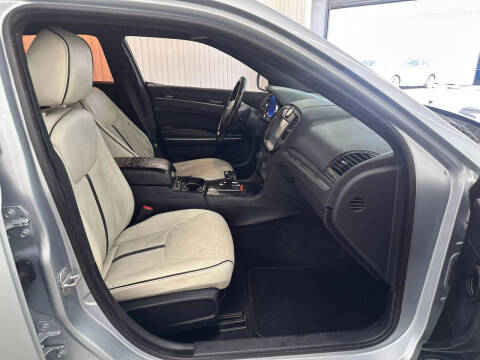 2013 Chrysler 300 Motown