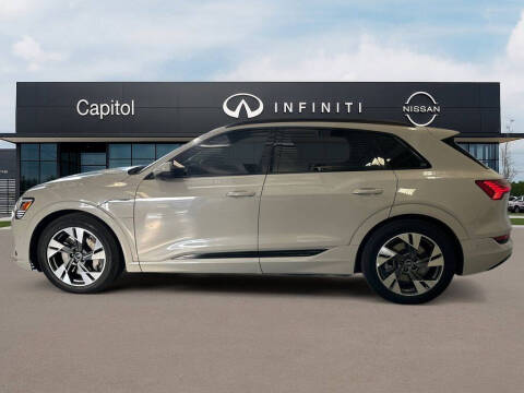 2021 Audi e-tron quattro Premium