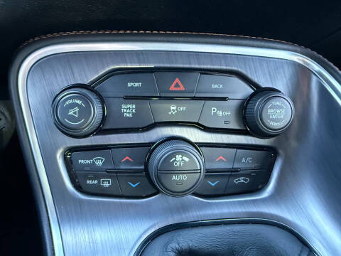 2015 Dodge Challenger R/T Plus Shaker