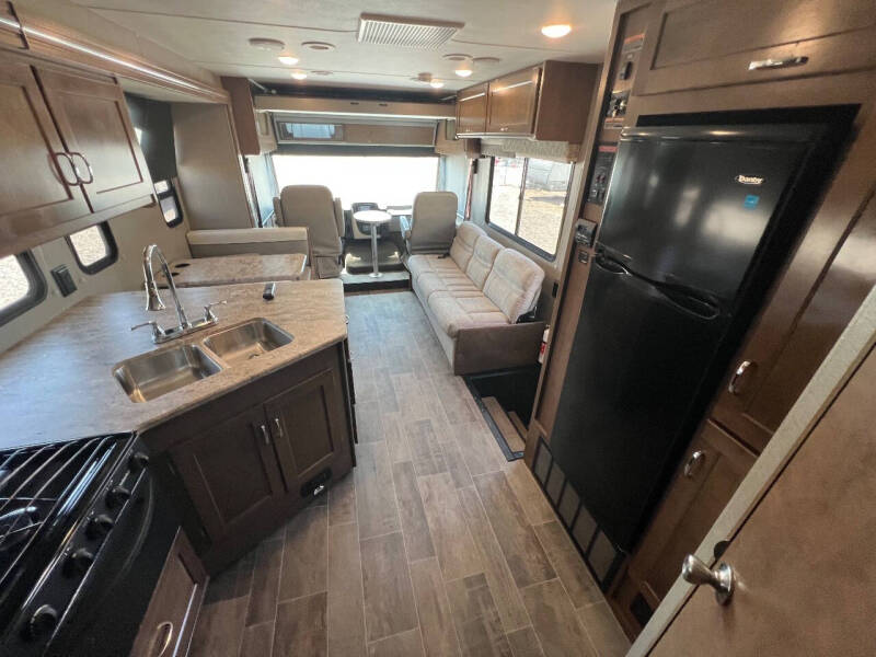 2019 Winnebago Intent 31P Class A RV