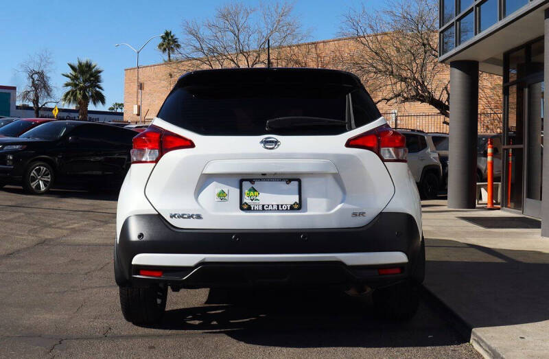 2020 Nissan Kicks SR