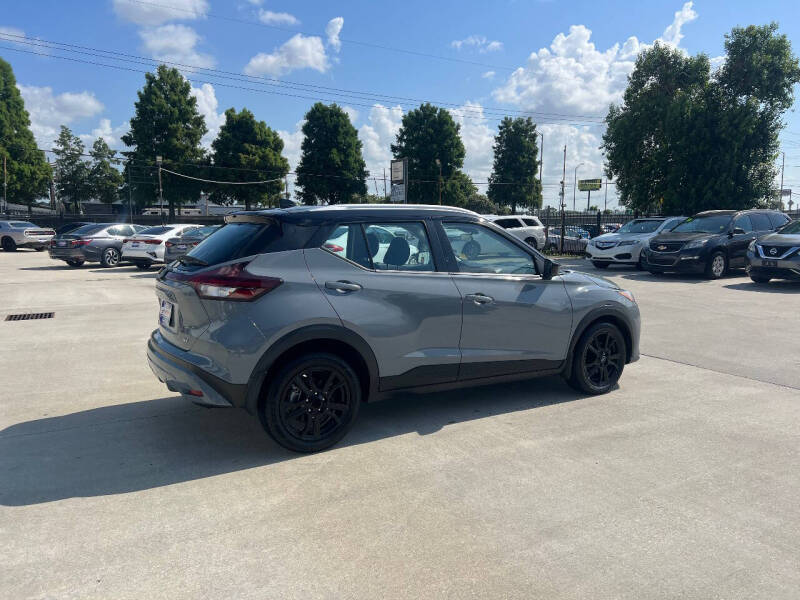 2023 Nissan Kicks SV