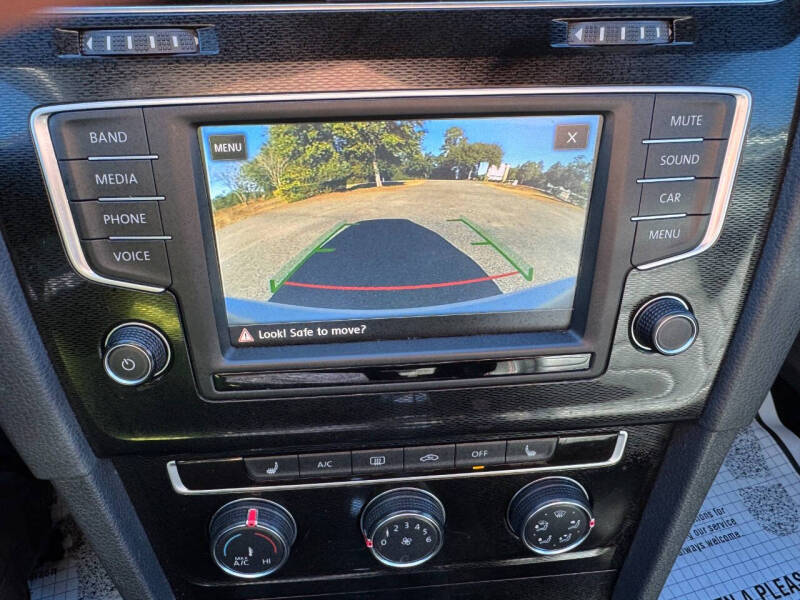 2017 Volkswagen Golf GTI Sport