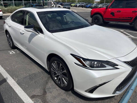 2019 Lexus ES 300h