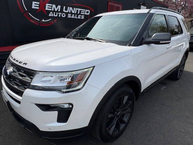 White 2019 Ford Explorer XLT AWD XLT 4dr SUV 2