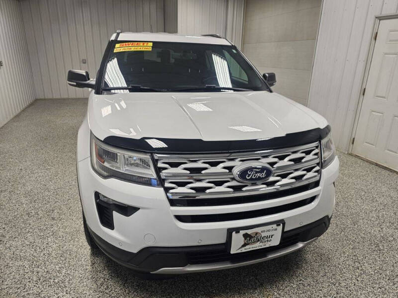 2019 Ford Explorer XLT photo 2