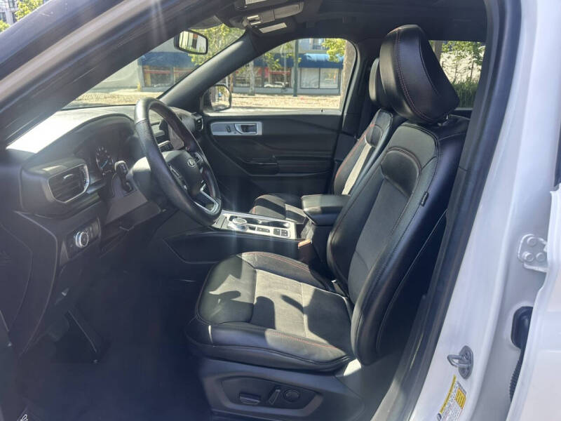 2022 Ford Explorer ST-Line