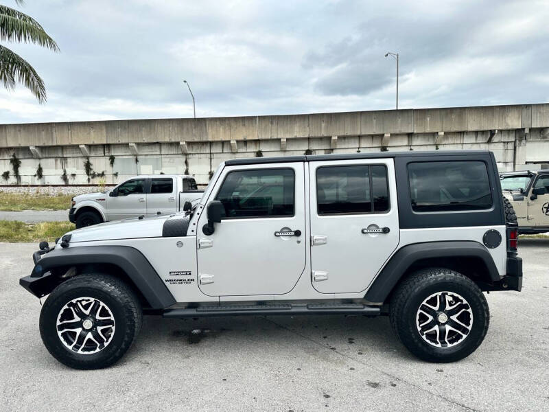 2011 Jeep Wrangler Unlimited Sport photo 12