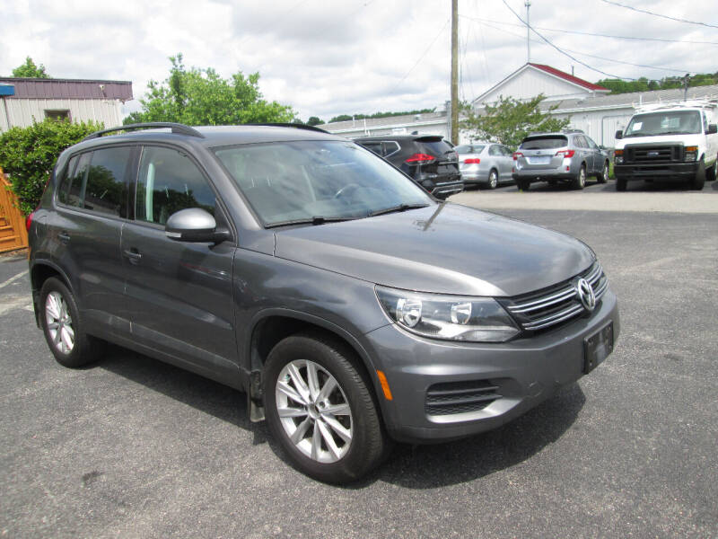 2015 Volkswagen Tiguan SE photo 3