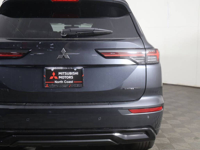 2026 Mitsubishi Outlander LE